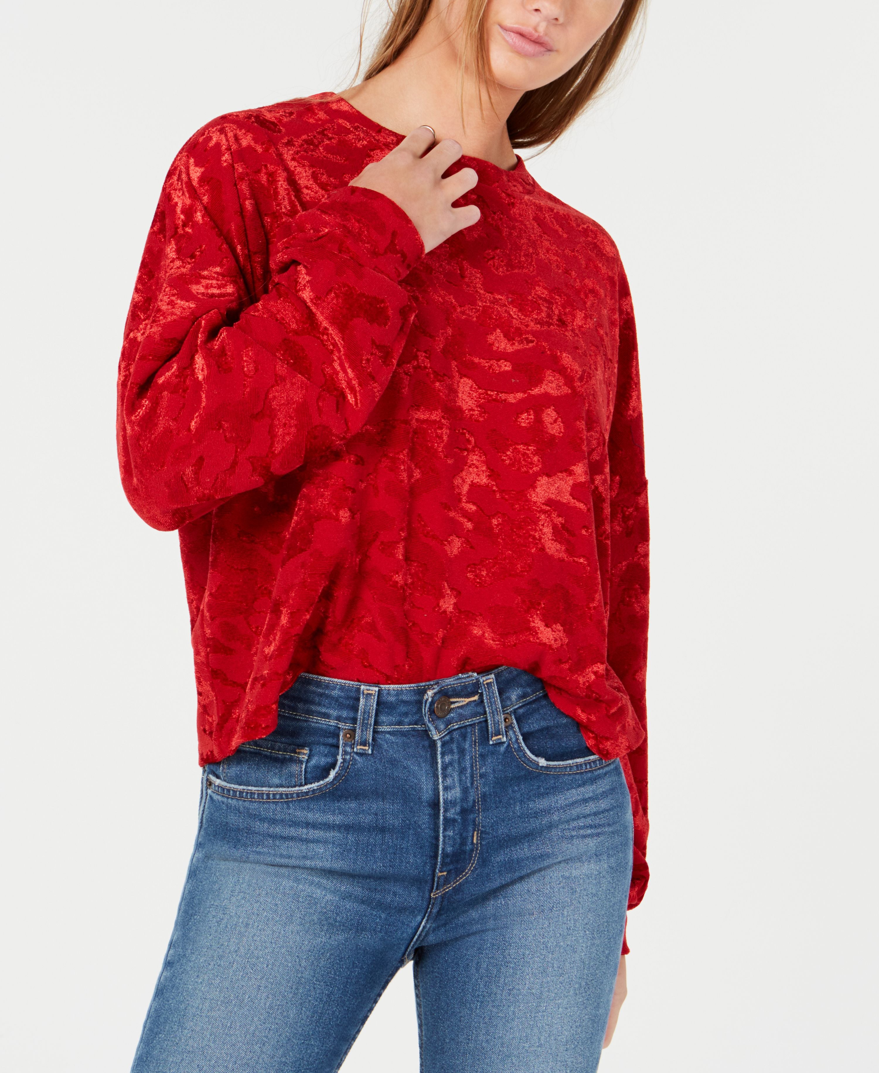 Freshman Juniors' Camo Burnout Velvet Crop Top Red S