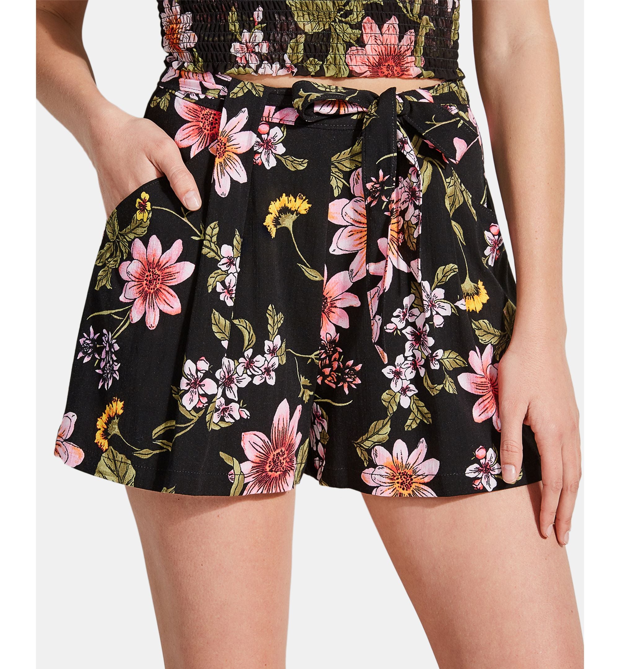 Guess Skylee Printed Pleated Shorts