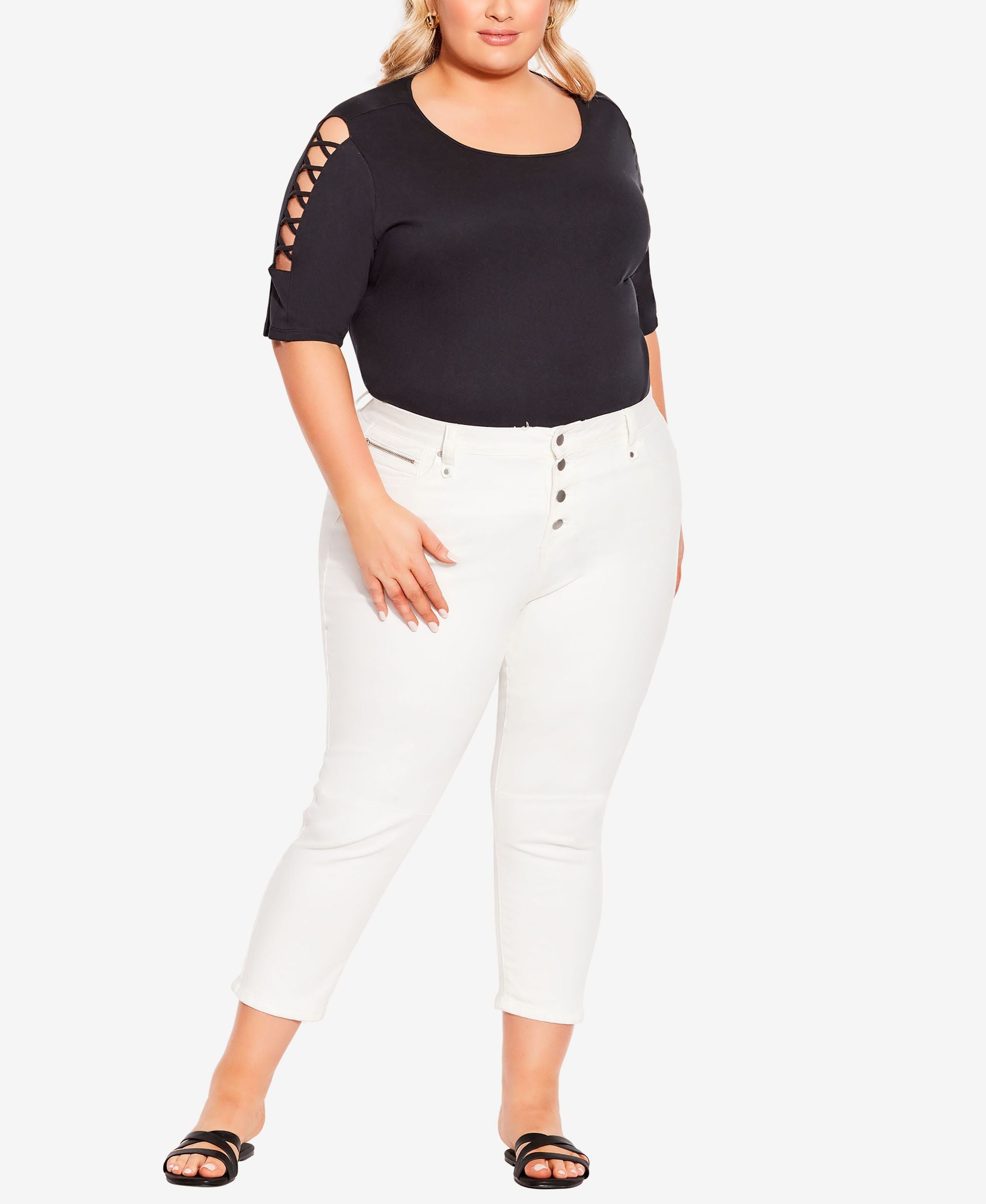 Plus Size Exposed Button Crop Jeans