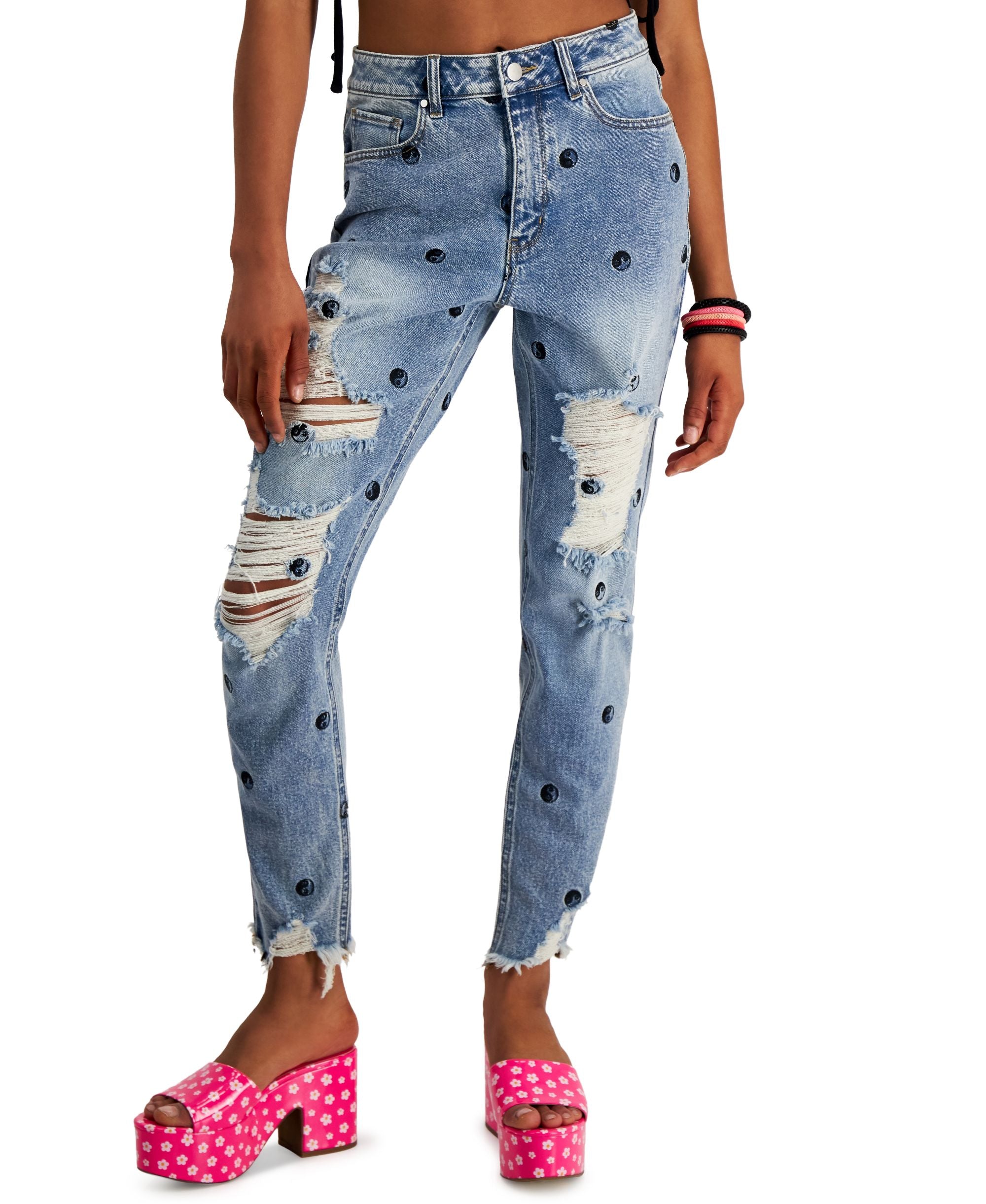 Juniors' Printed Frayed-Hem Destructed Mom Jeans
