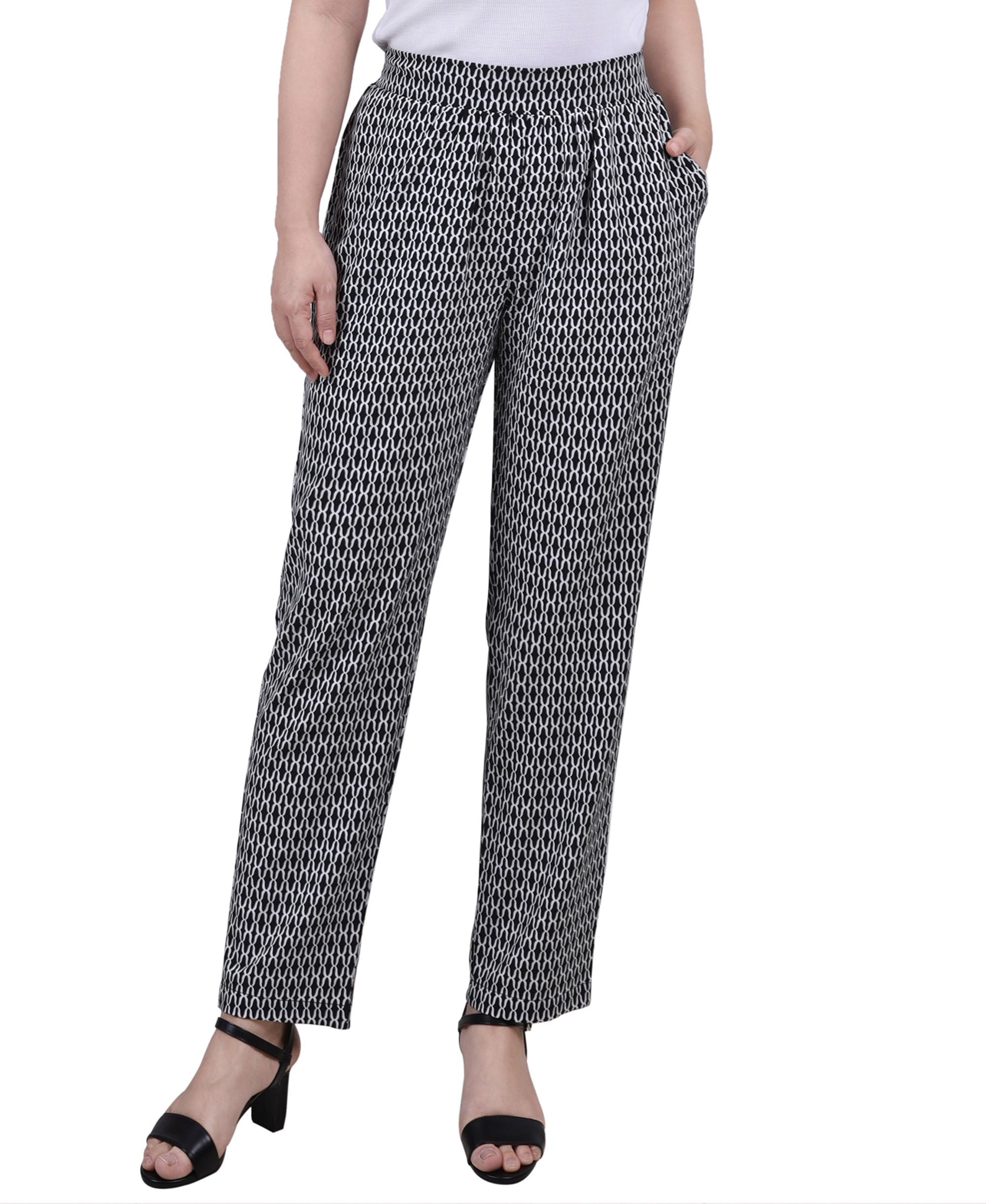 Petite Printed Slim Pull On Pants