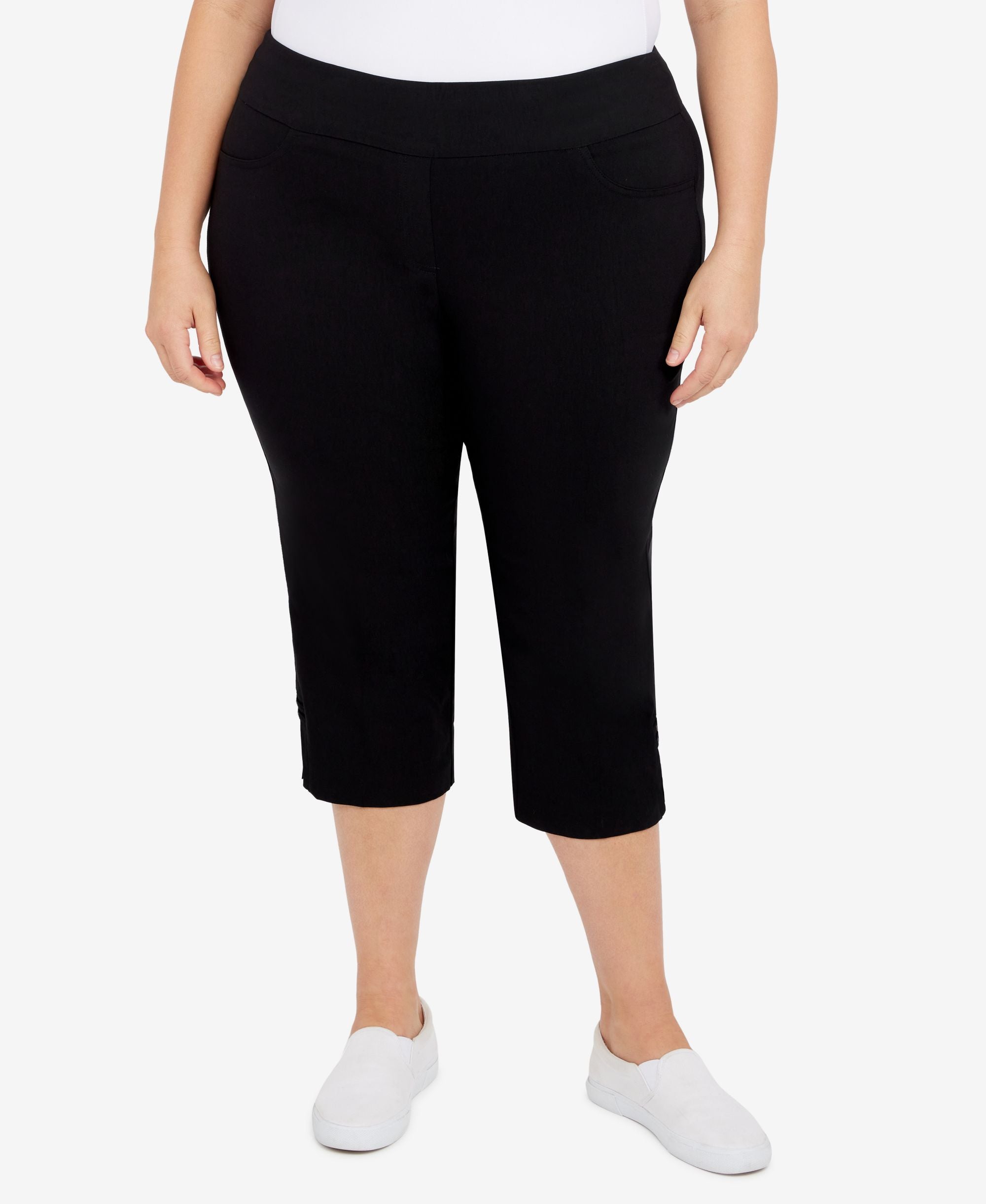 Plus Size Essentials Solid Pull-On Capri Pants with Detailed Split Hem