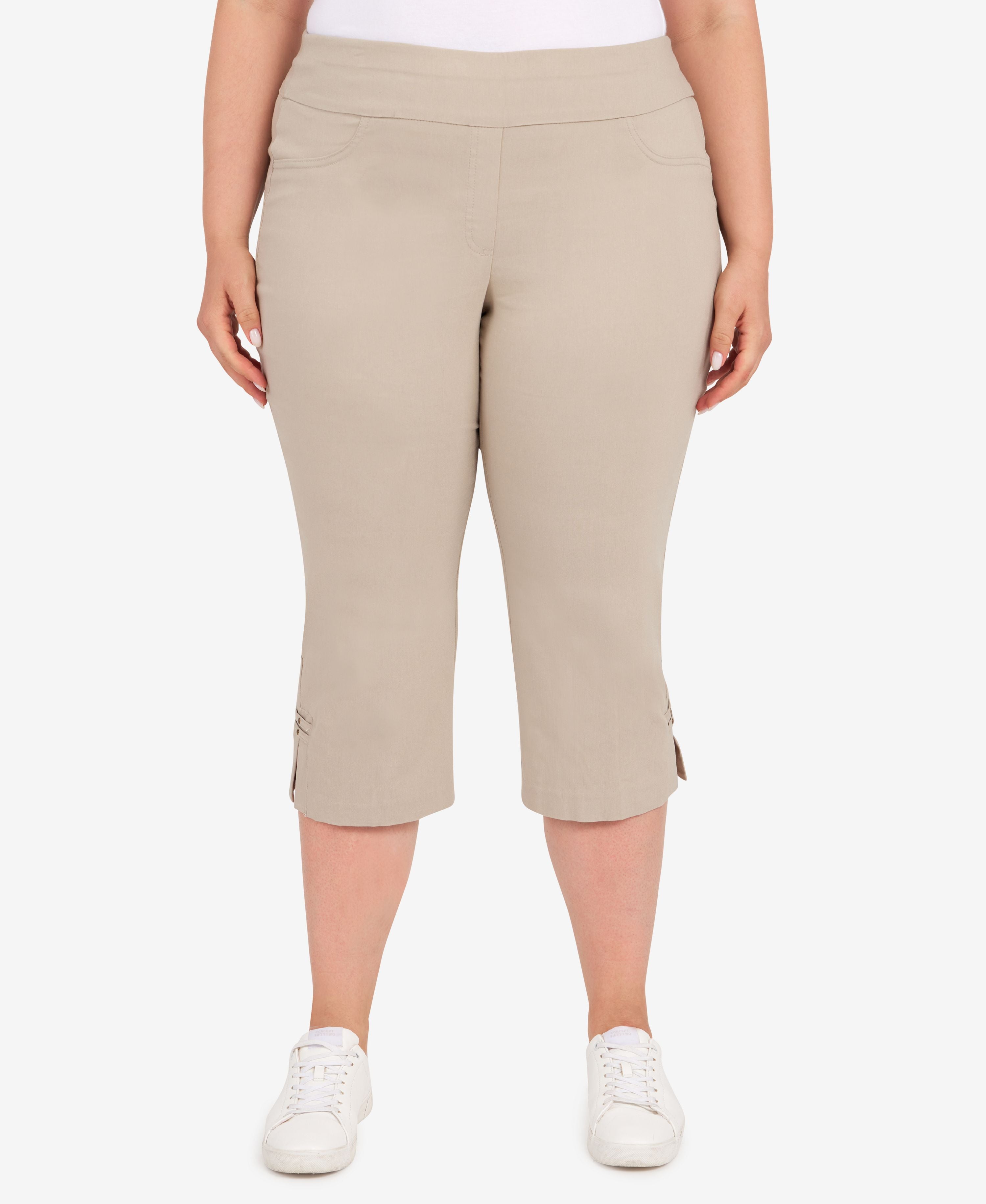 Plus Size Essentials Solid Pull-On Capri Pants with Detailed Split Hem
