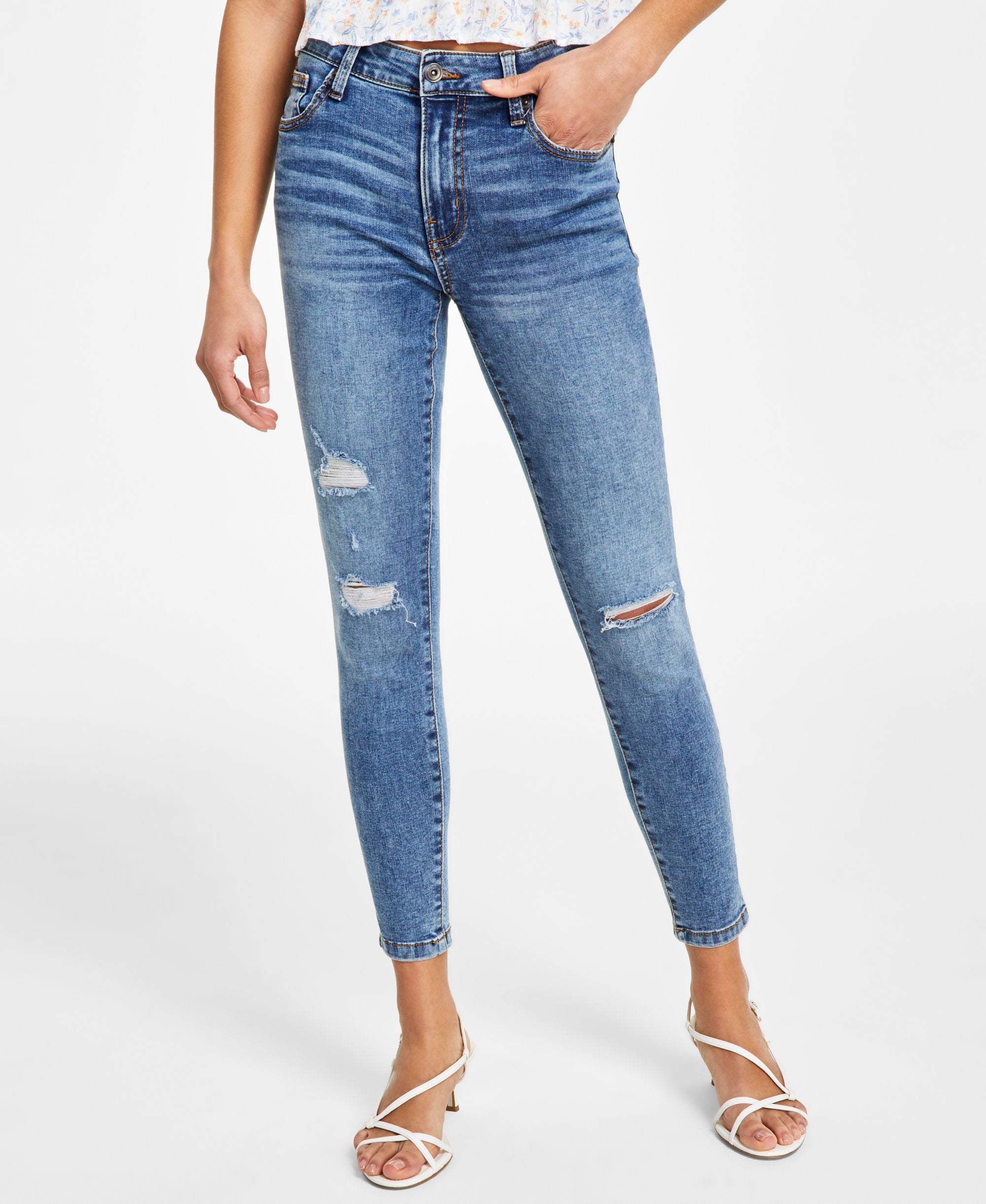 Juniors' Curvy Distressed Skinny Ankle Jeans