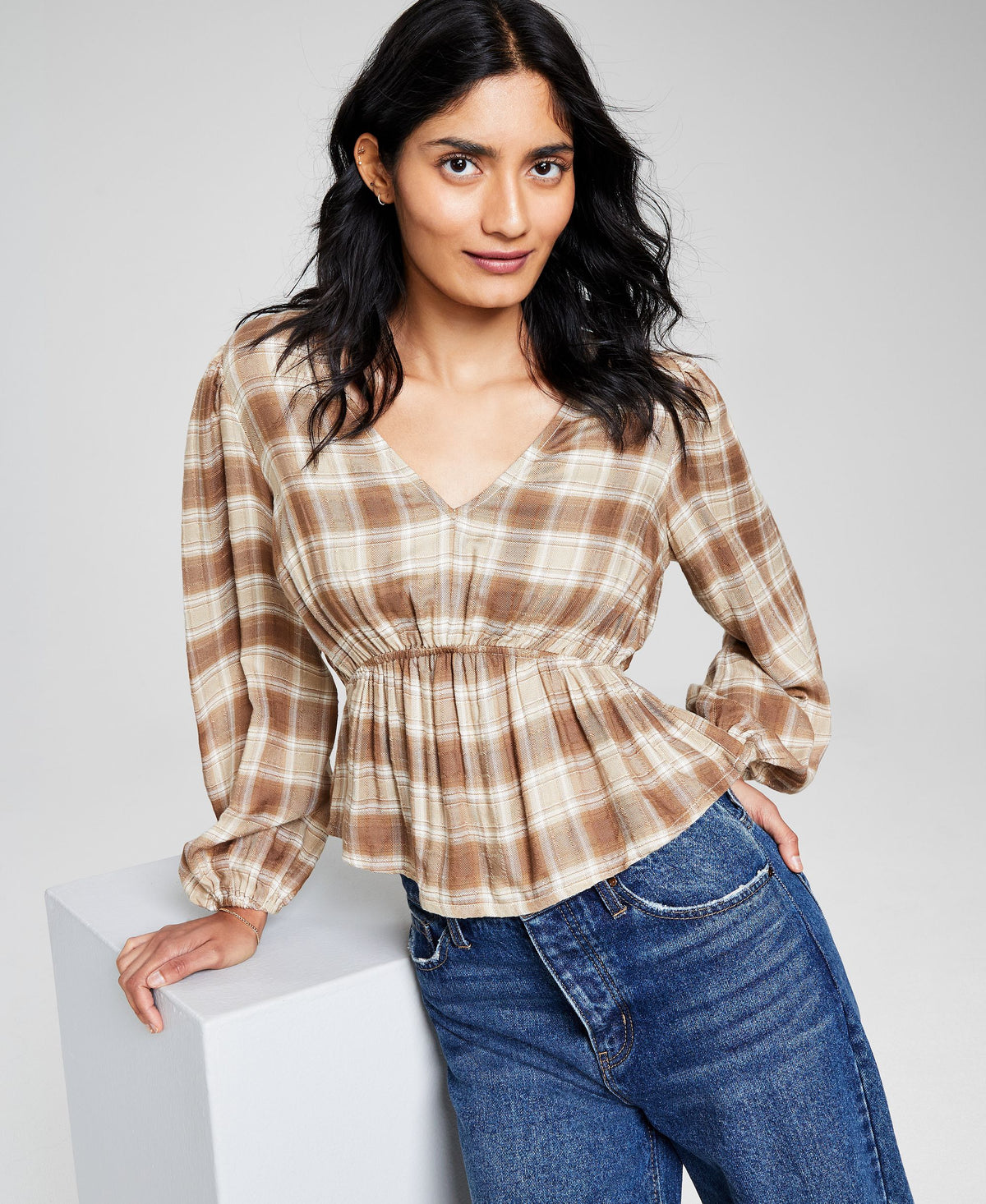 Women's V-Neck Puff-Sleeve Top