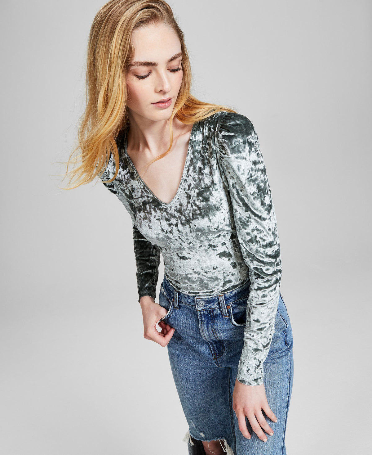 Women's Puff-Shoulder V-Neck Velvet Bodysuit