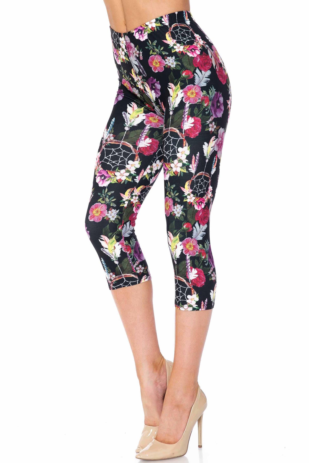 Creamy Soft Floral Dreamcatcher Extra Plus Size Capris - 3X-5X - USA Fashion (XPlus One Size,Black)