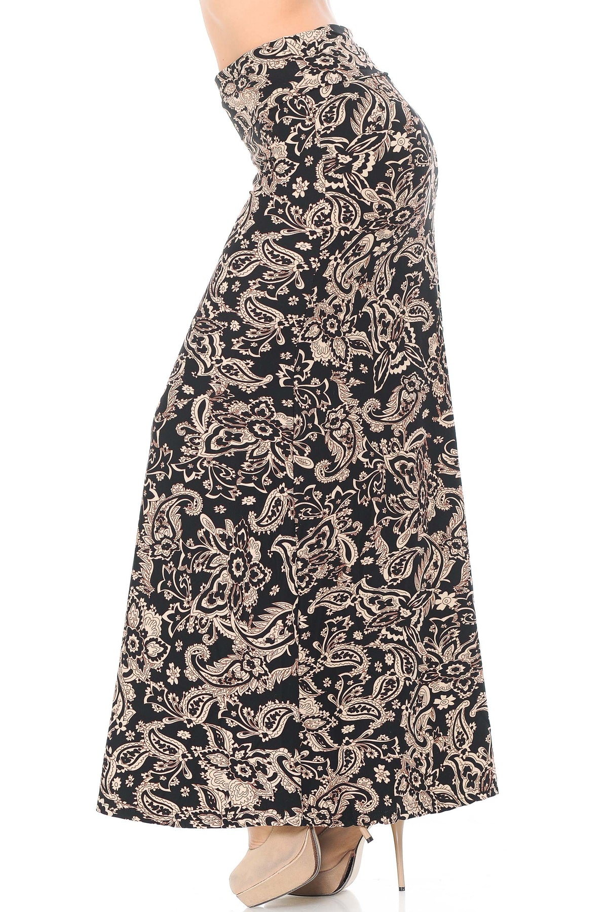Buttery Soft Sand Pepper Paisley Plus Size Maxi Skirt (One Size Plus,Beige)