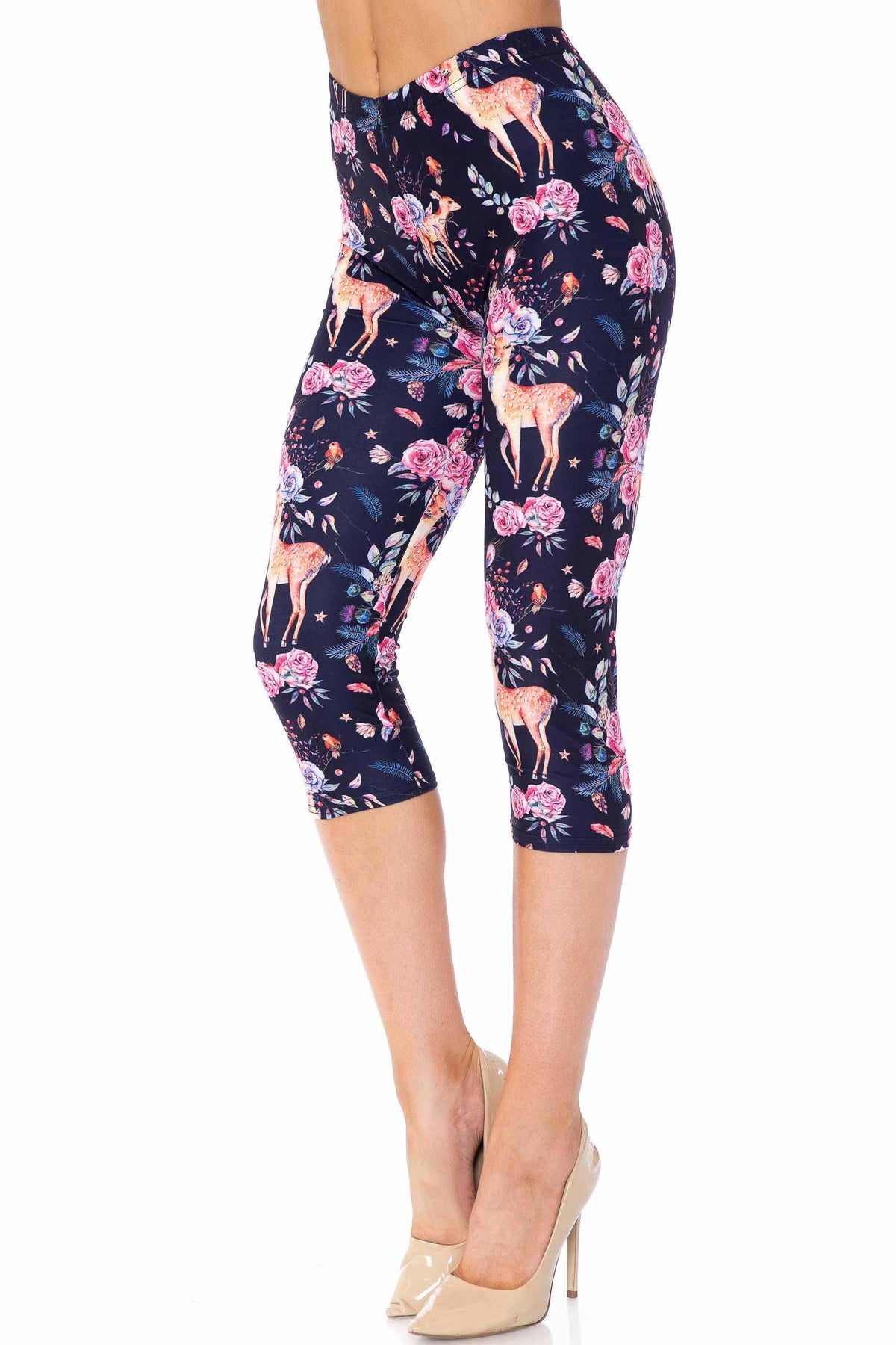 Creamy Soft Woodland Floral Fawn Plus Size Capris - USA Fashion (One Size Plus,Black)