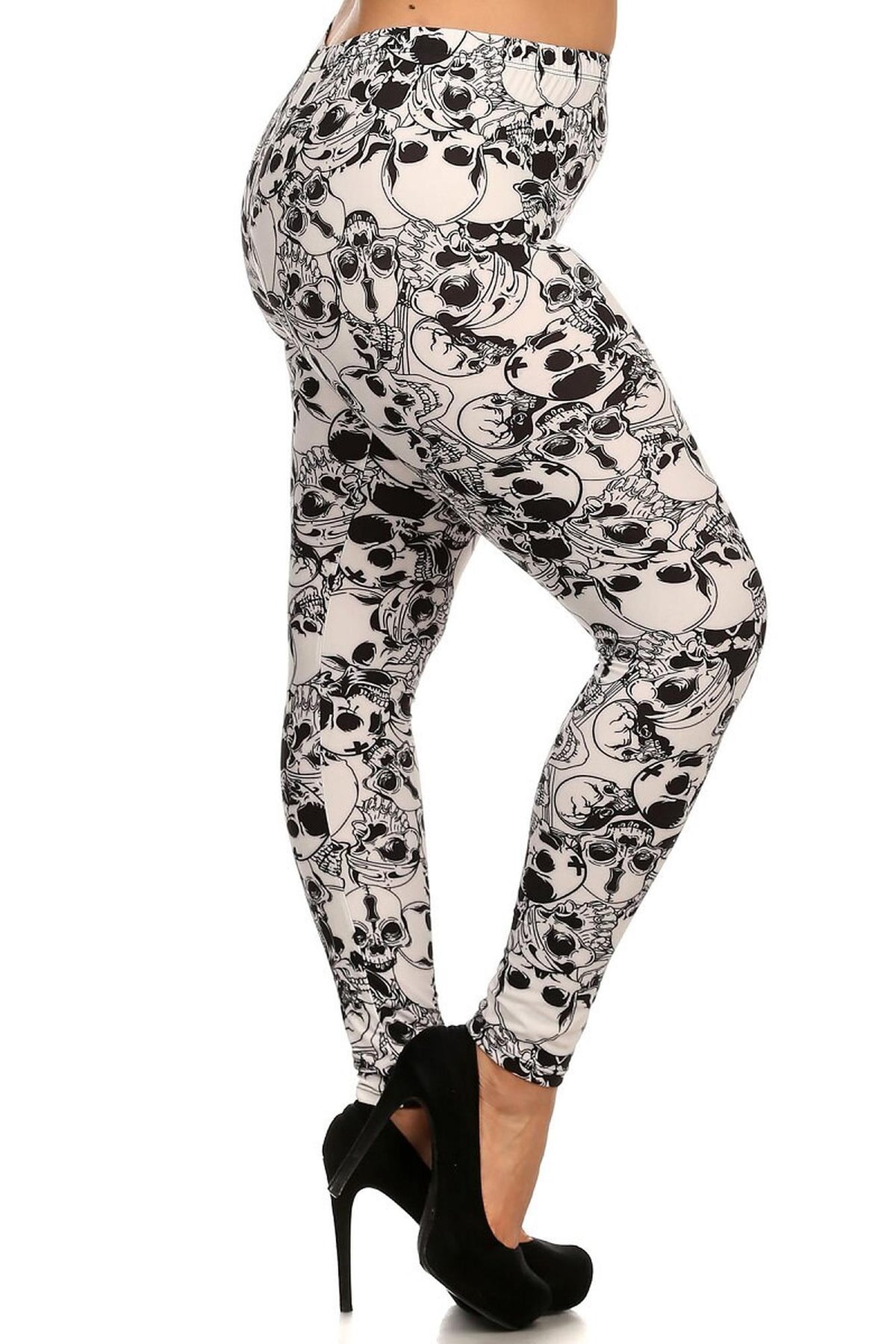 Buttery Soft White Layers of Skulls Plus Size Leggings (One Size Plus,White)