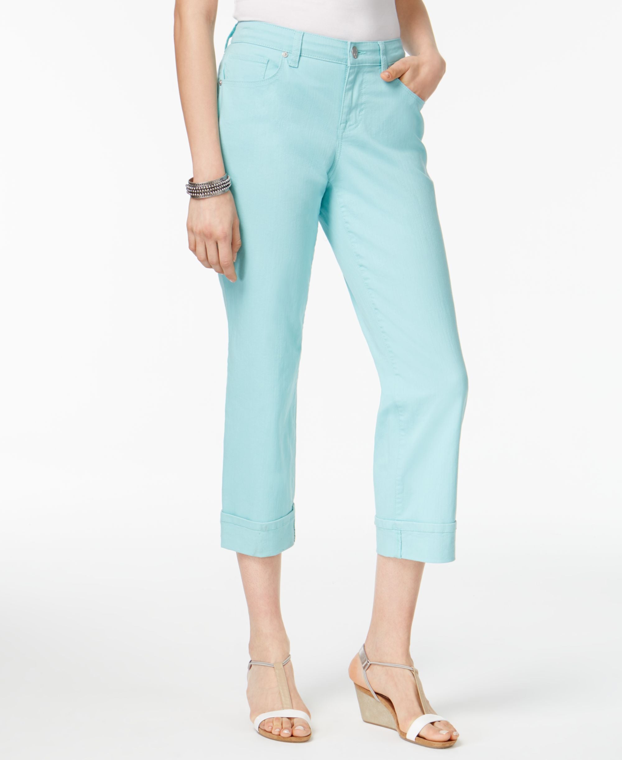 Petite Curvy Cuffed Capri Jeans