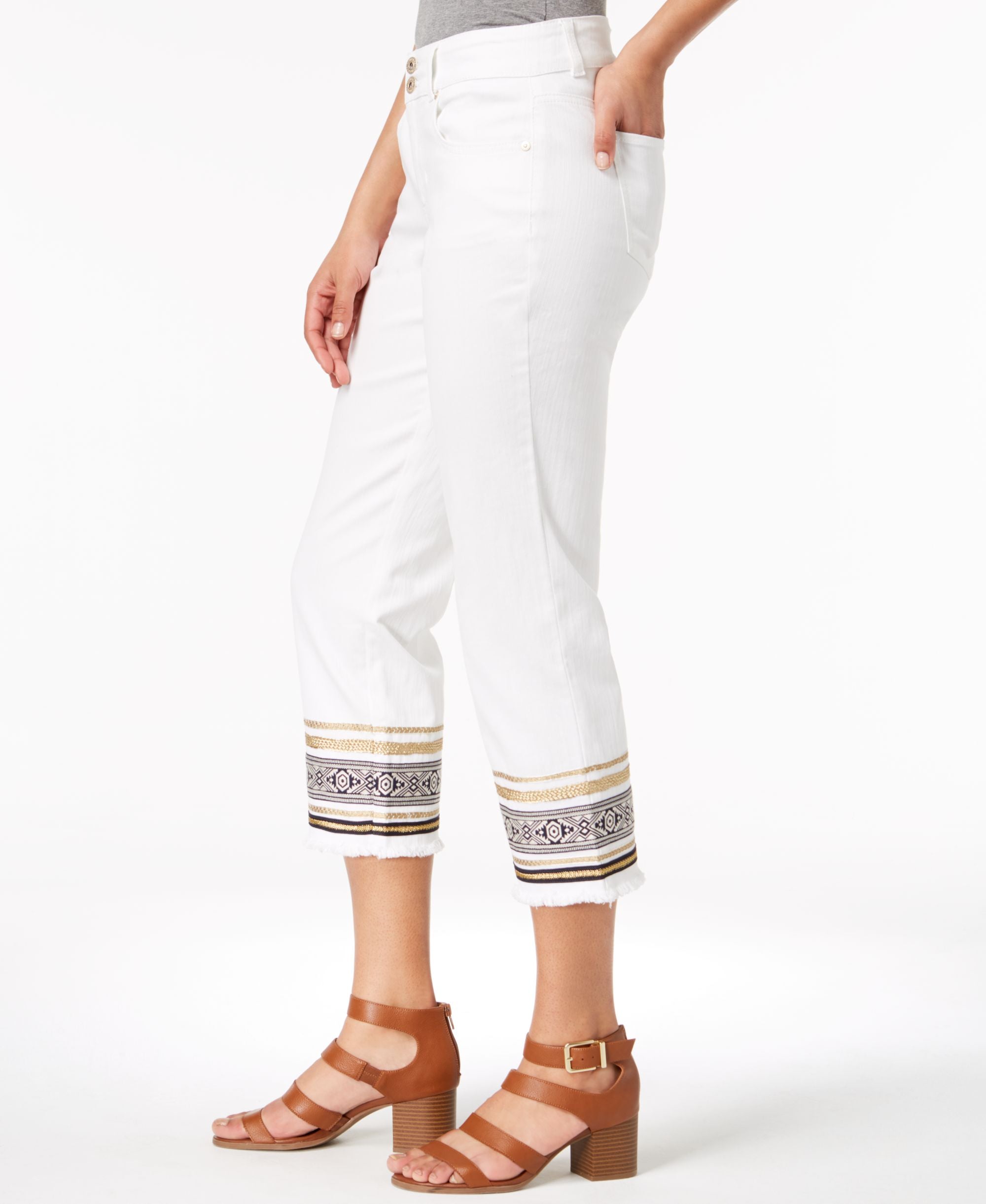 Style & Co Curvy Embellished Capri Jeans bright white S 6
