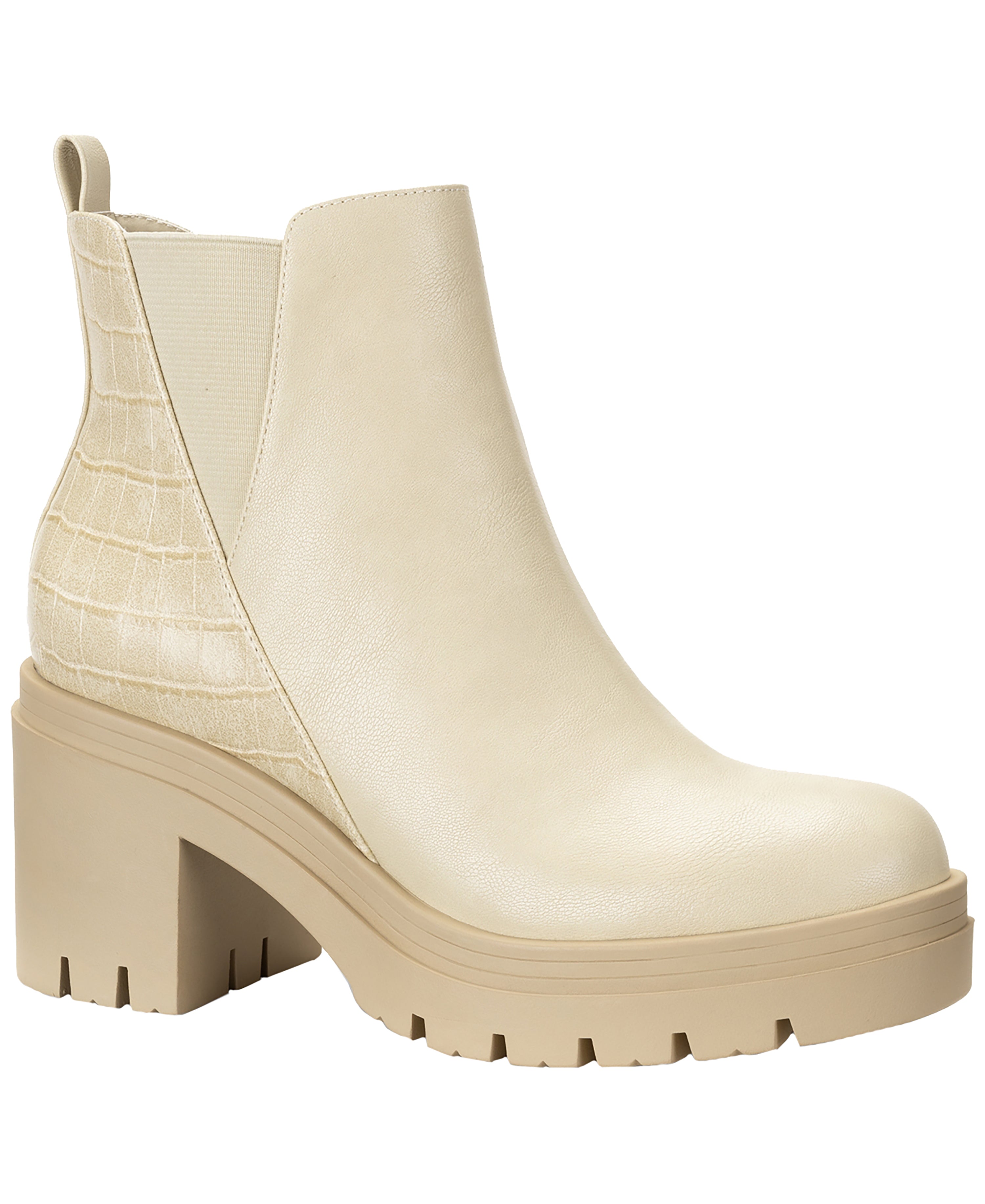 Women's Veronikaa Pull-On Lug Chelsea Booties