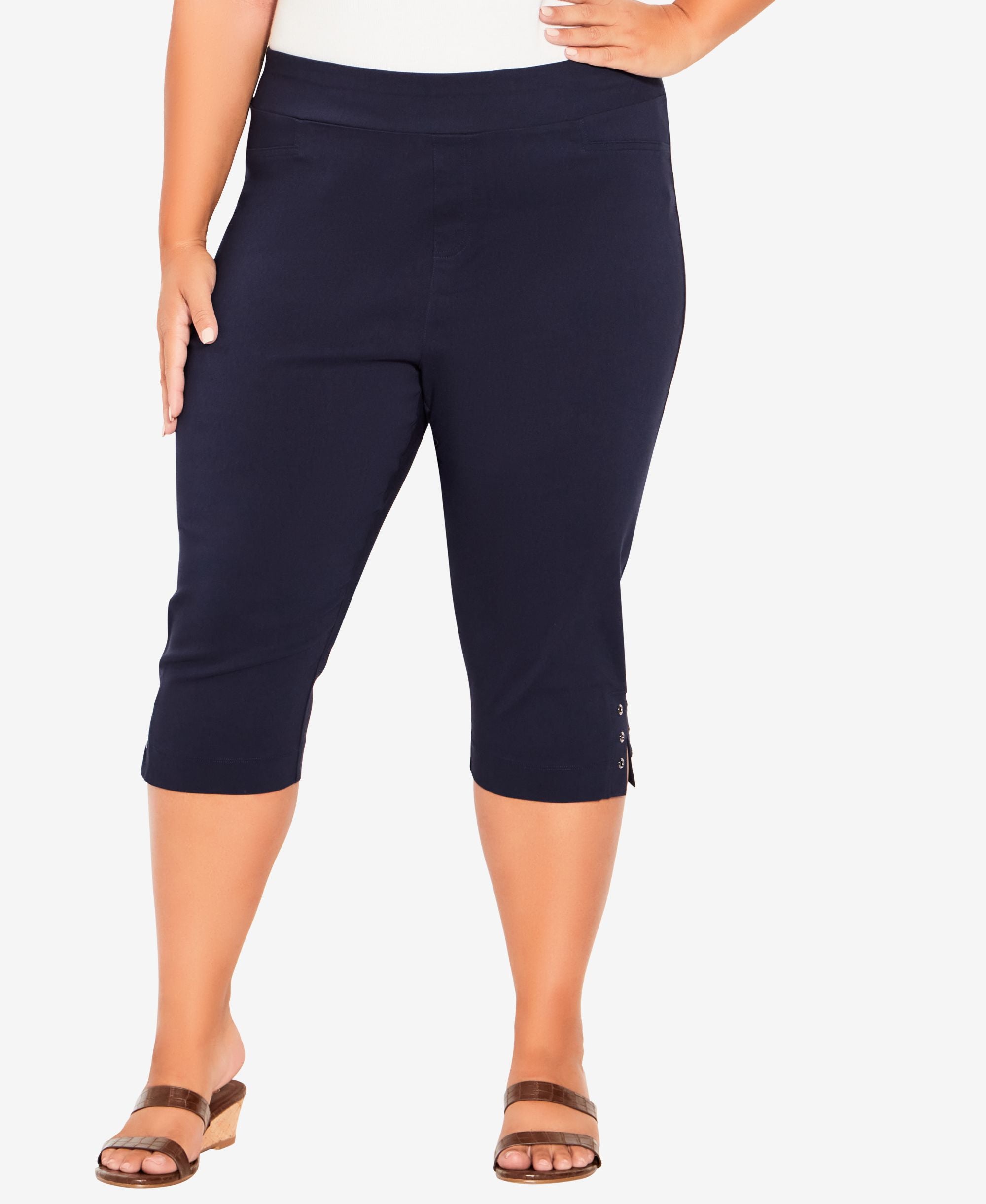 Plus Size Gracie Eyelet Capri Pants