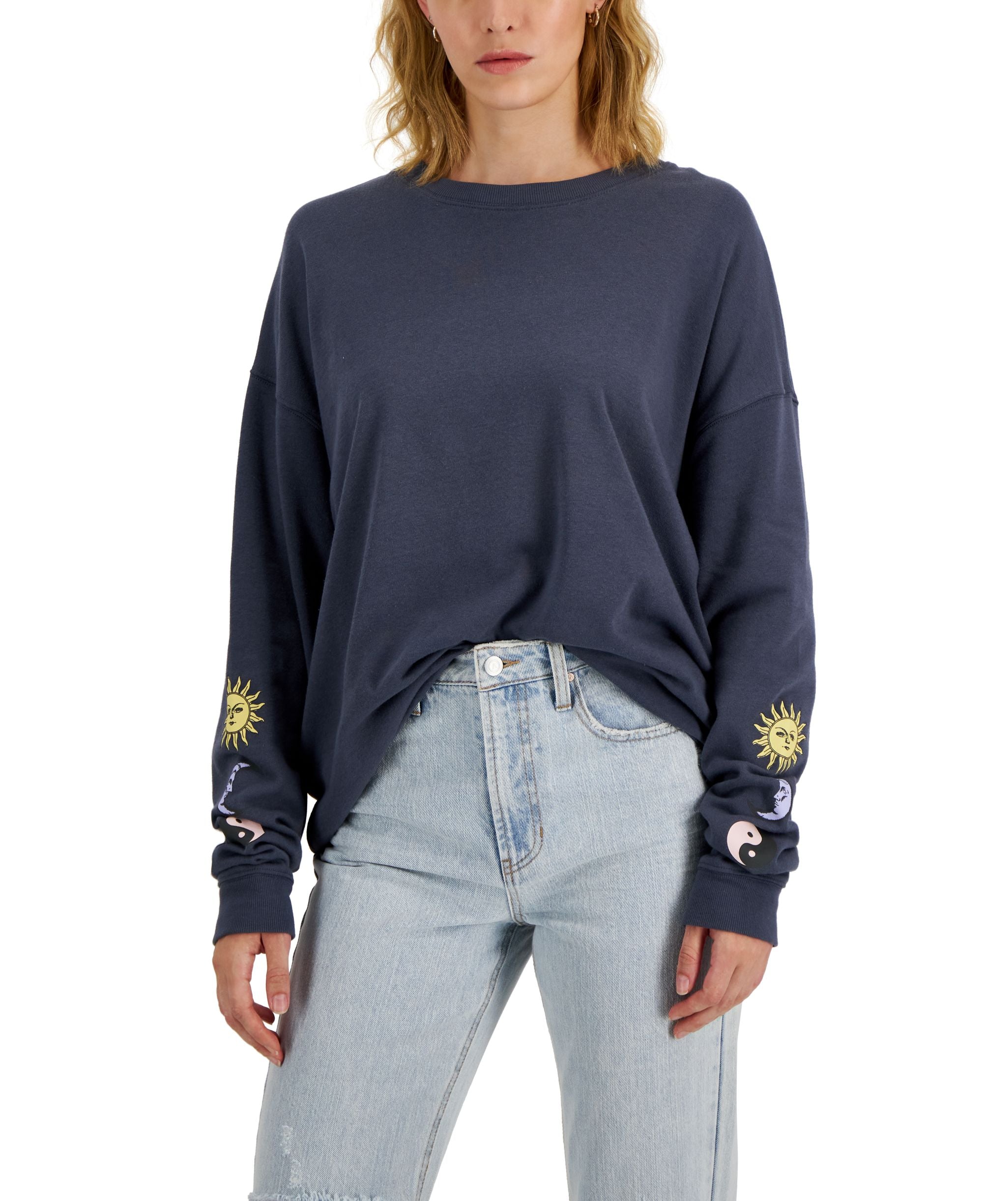 Juniors' Celestial Graphic Pullover Top
