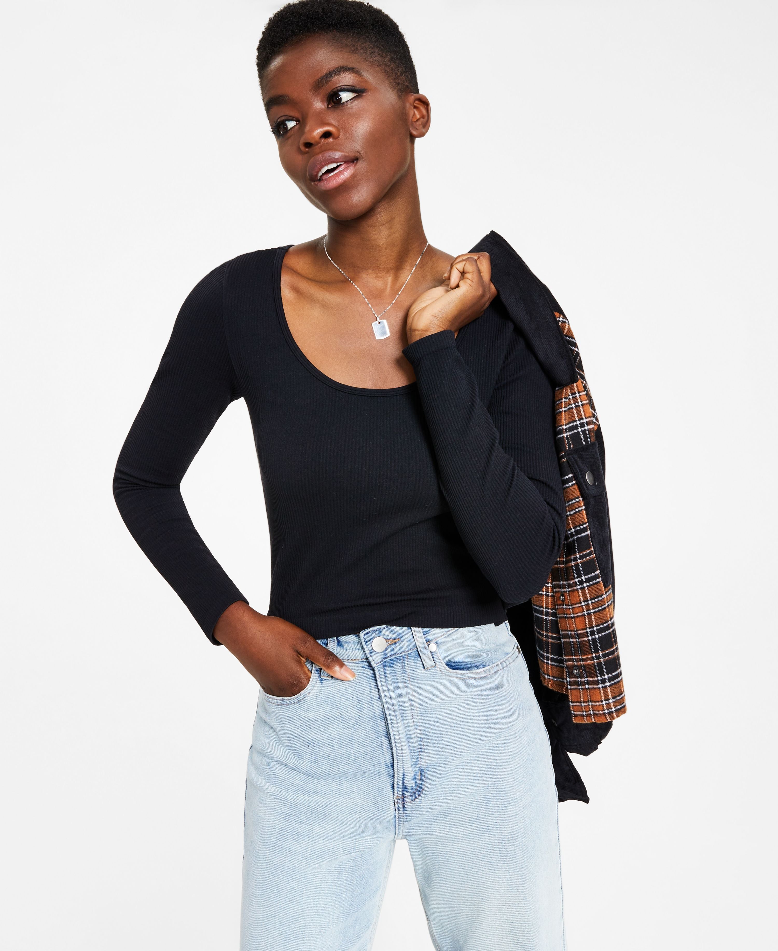 Juniors' Seamless Scoop-Neck Top
