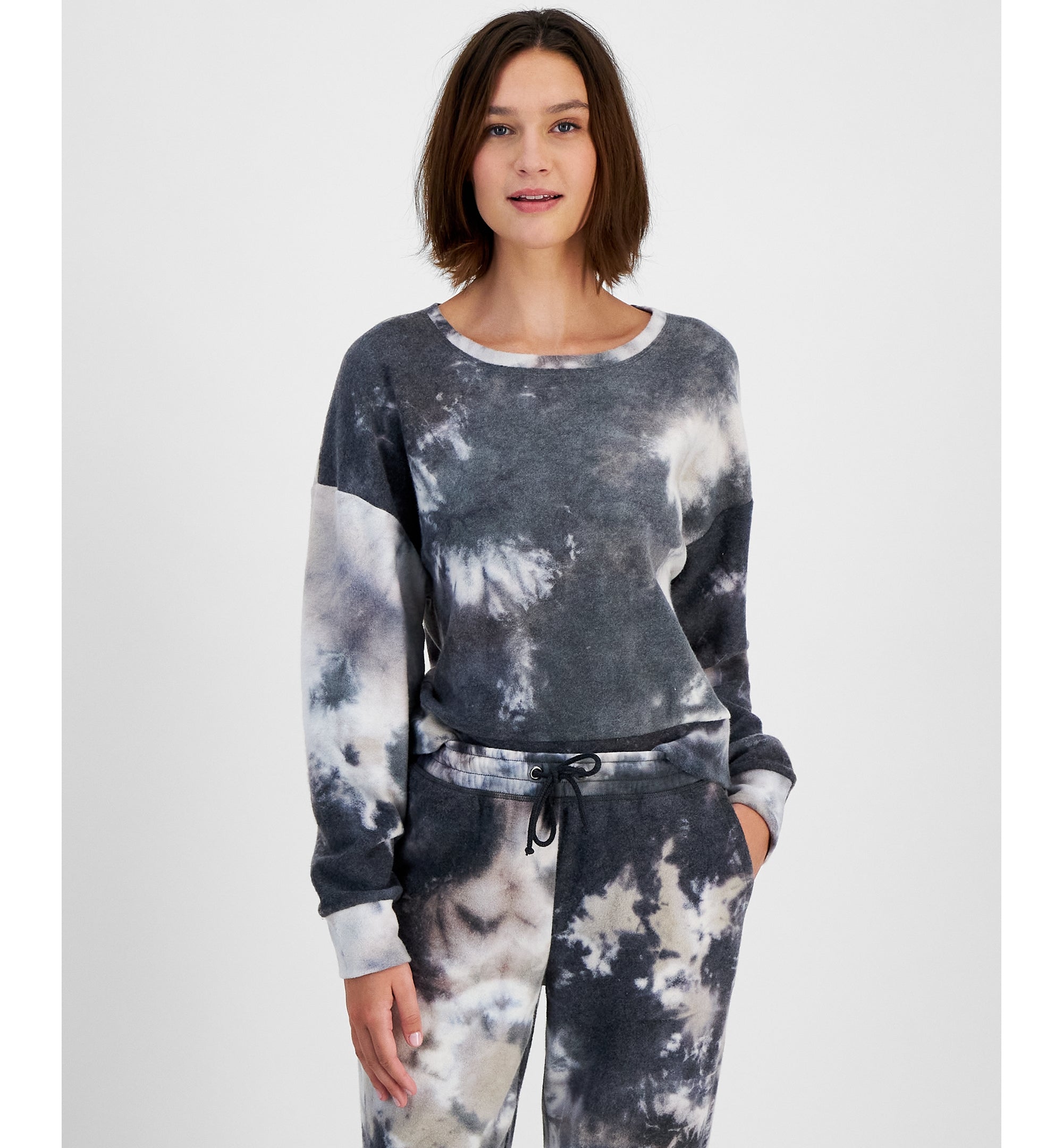 Juniors' Tie-Dyed Drop-Shoulder Long-Sleeve Top