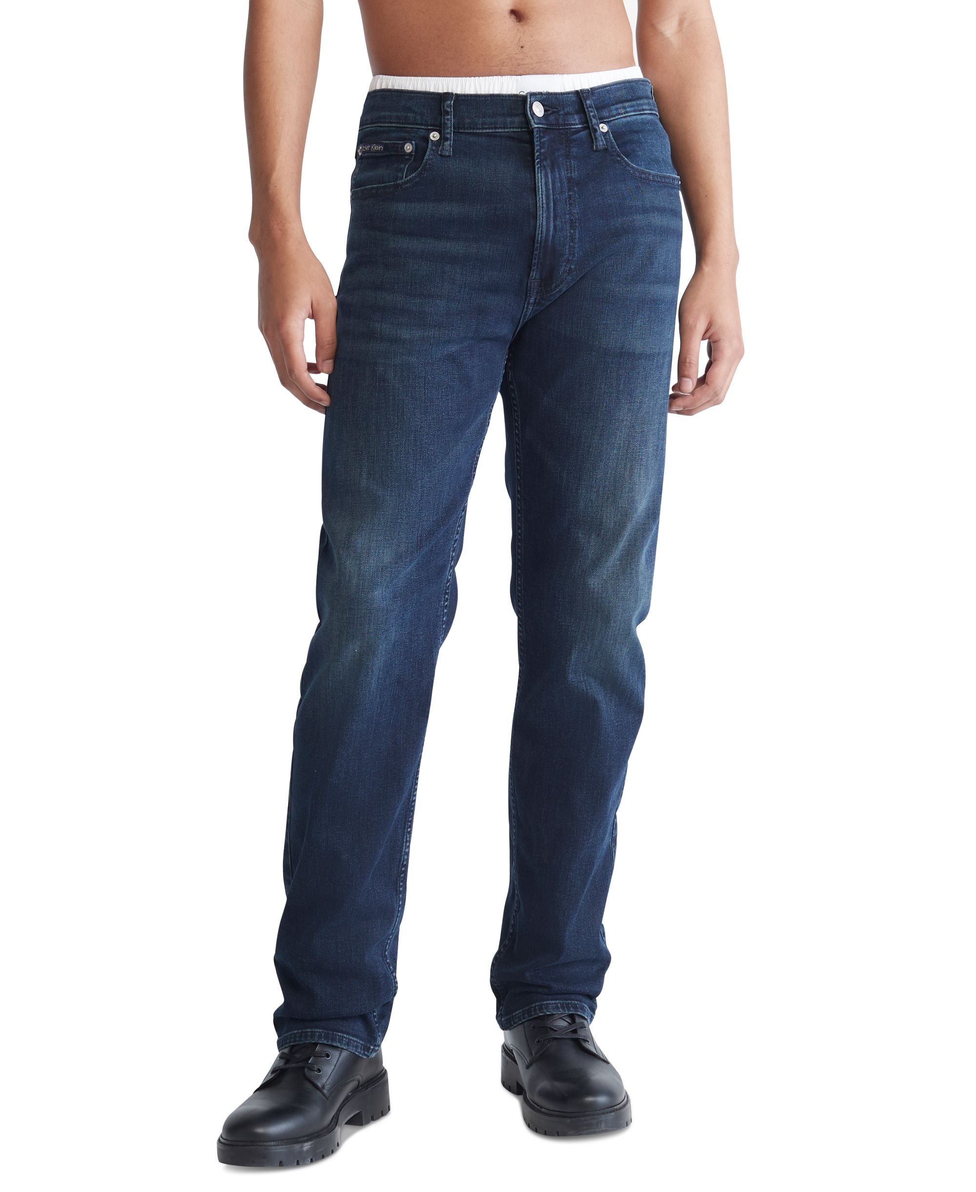 Men's Standard Straight-Fit Stretch Jeans