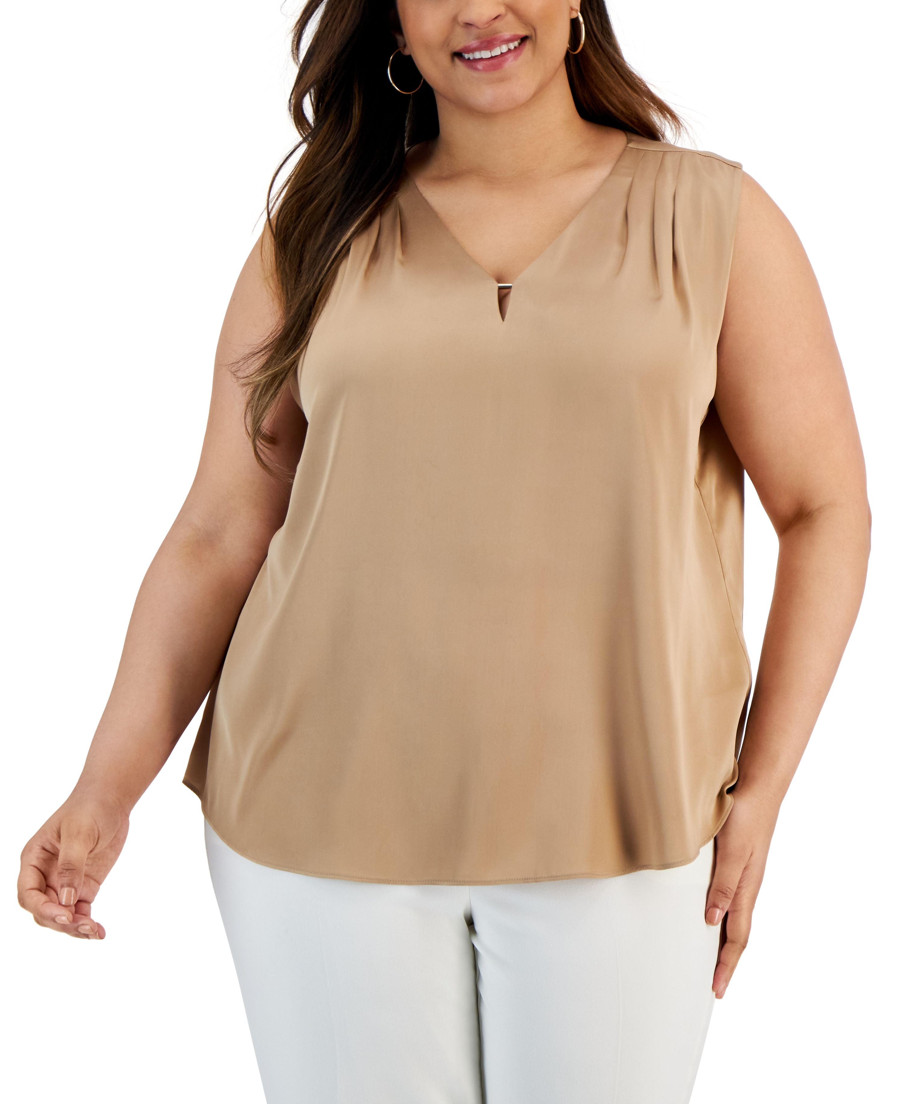 Plus Size Sleeveless Keyhole Camisole