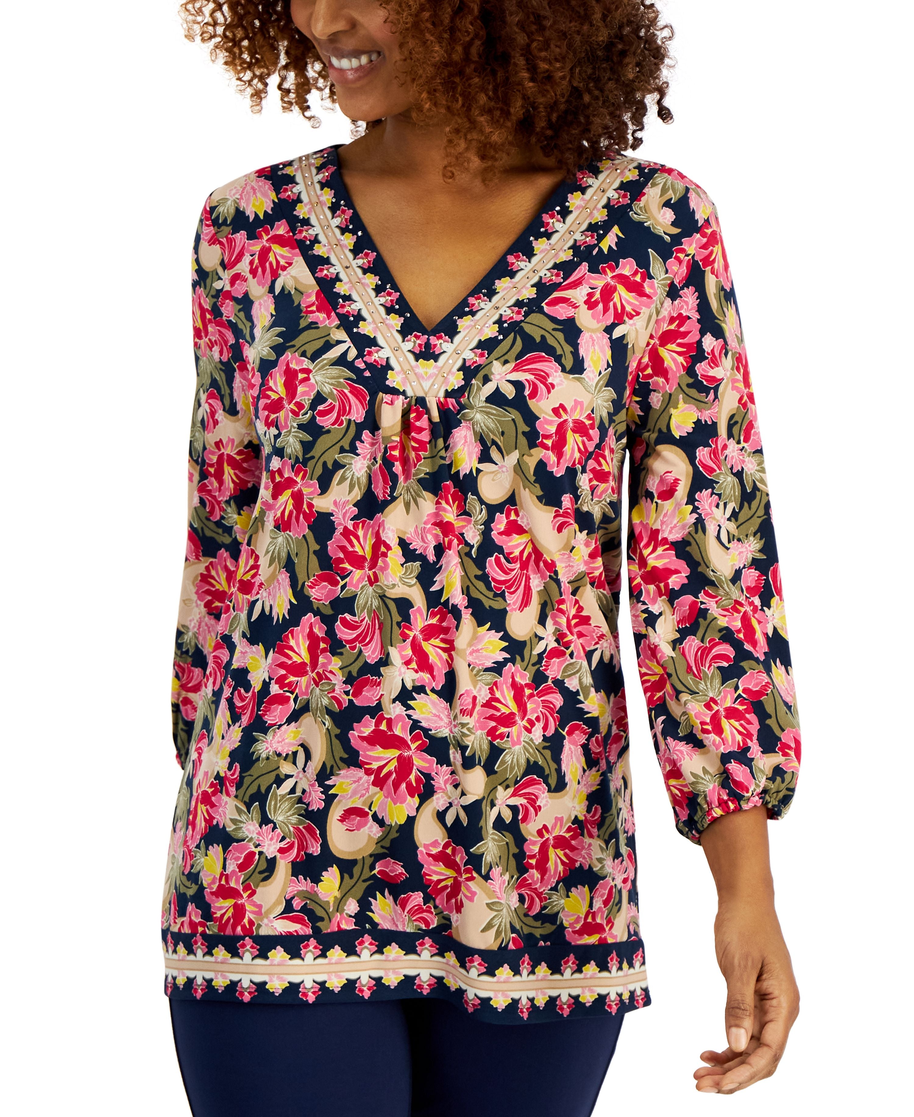 Petite Floral V Neck 3/4-Sleeve Top