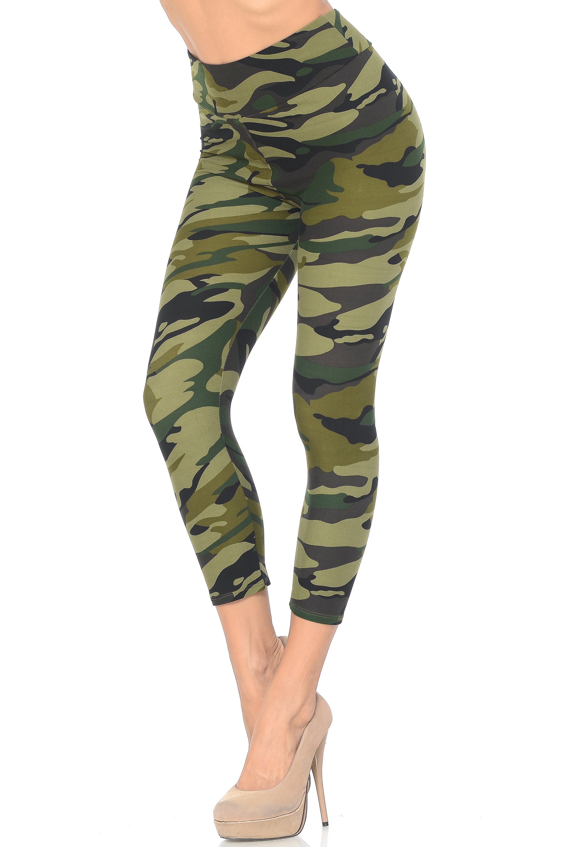 Buttery Soft Green Camouflage High Waisted Capri - EEVEE (One Size Regular,Green)
