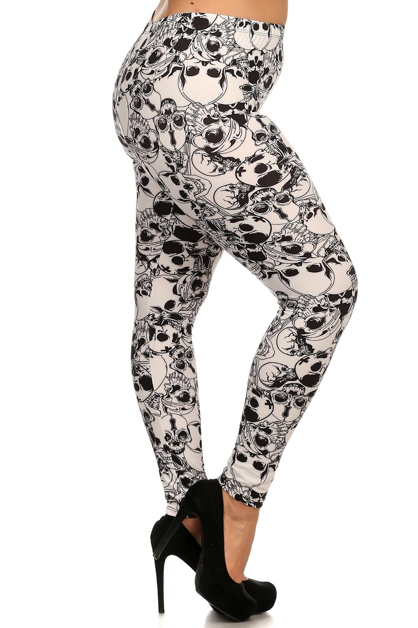 Buttery Soft White Layers of Skulls Extra Plus Size Leggings - 3X-5X (One Size Plus,White)