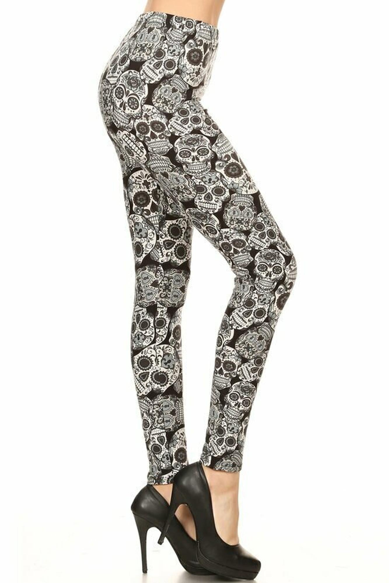Buttery Soft Charcoal Sugar Skull Plus Size Leggings (One Size Plus,Black)