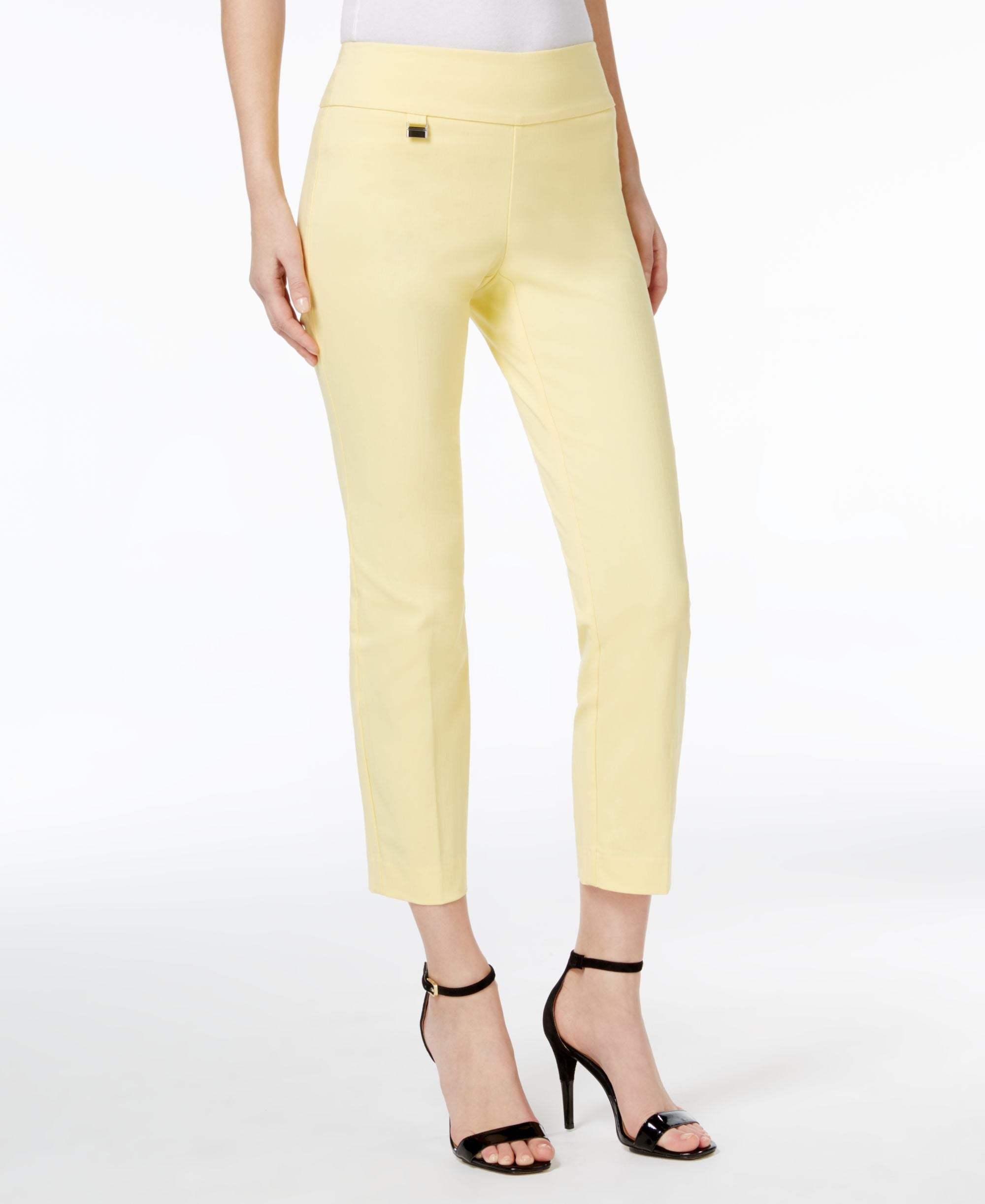 Petite Tummy-Control Pull-On Capri Pants