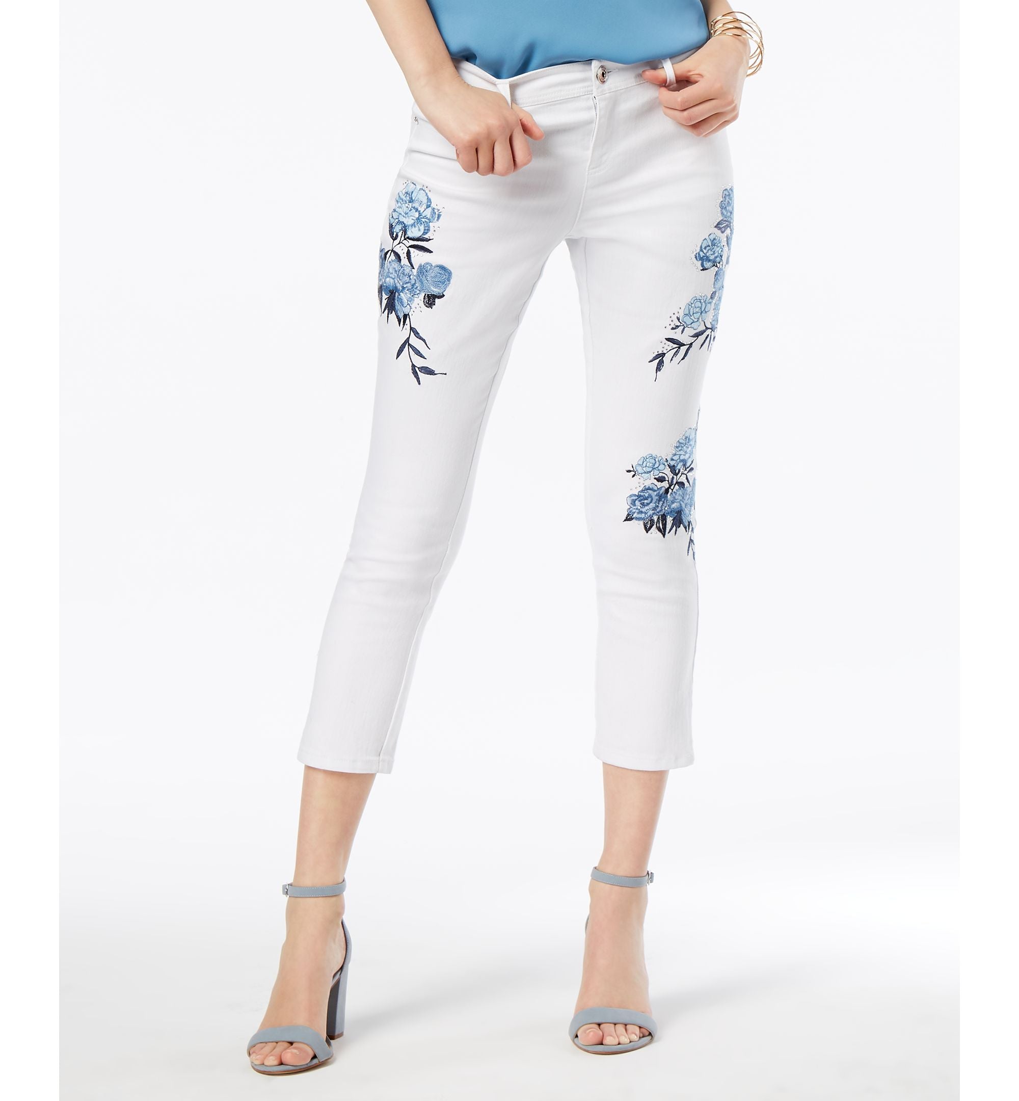 Curvy Fit Floral Embroidered Cropped Jeans