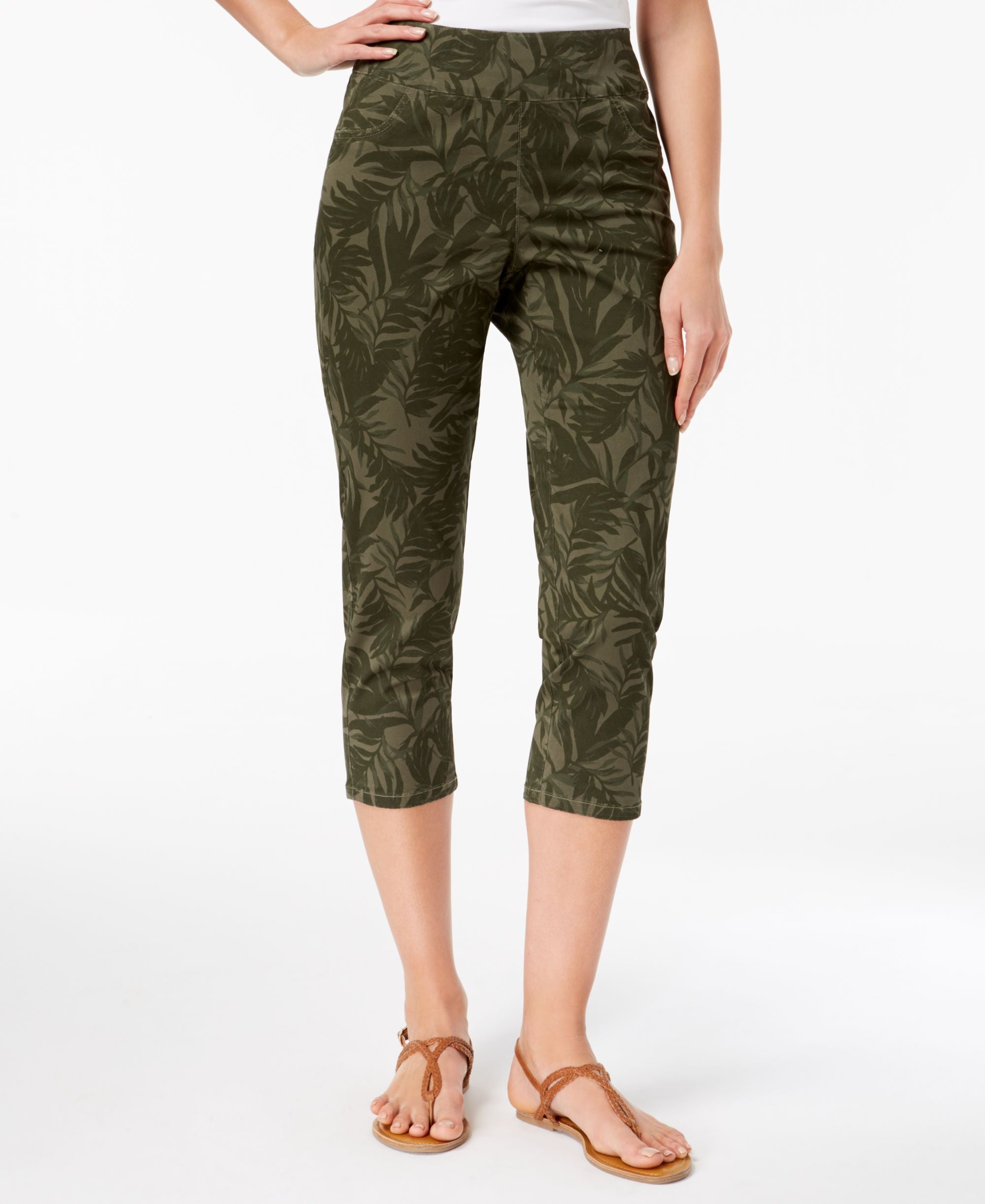 Printed Pull-On Capri Pants